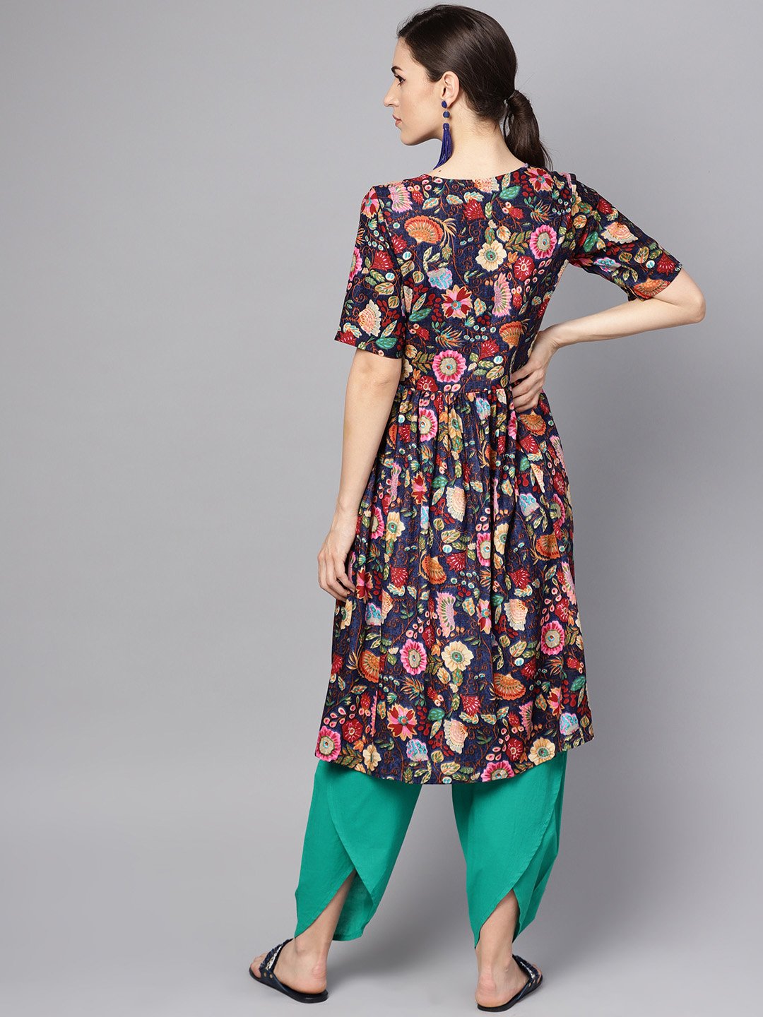 Women's Navy Blue Multi Colored Pleated Kurta With Solid Tulip Pants