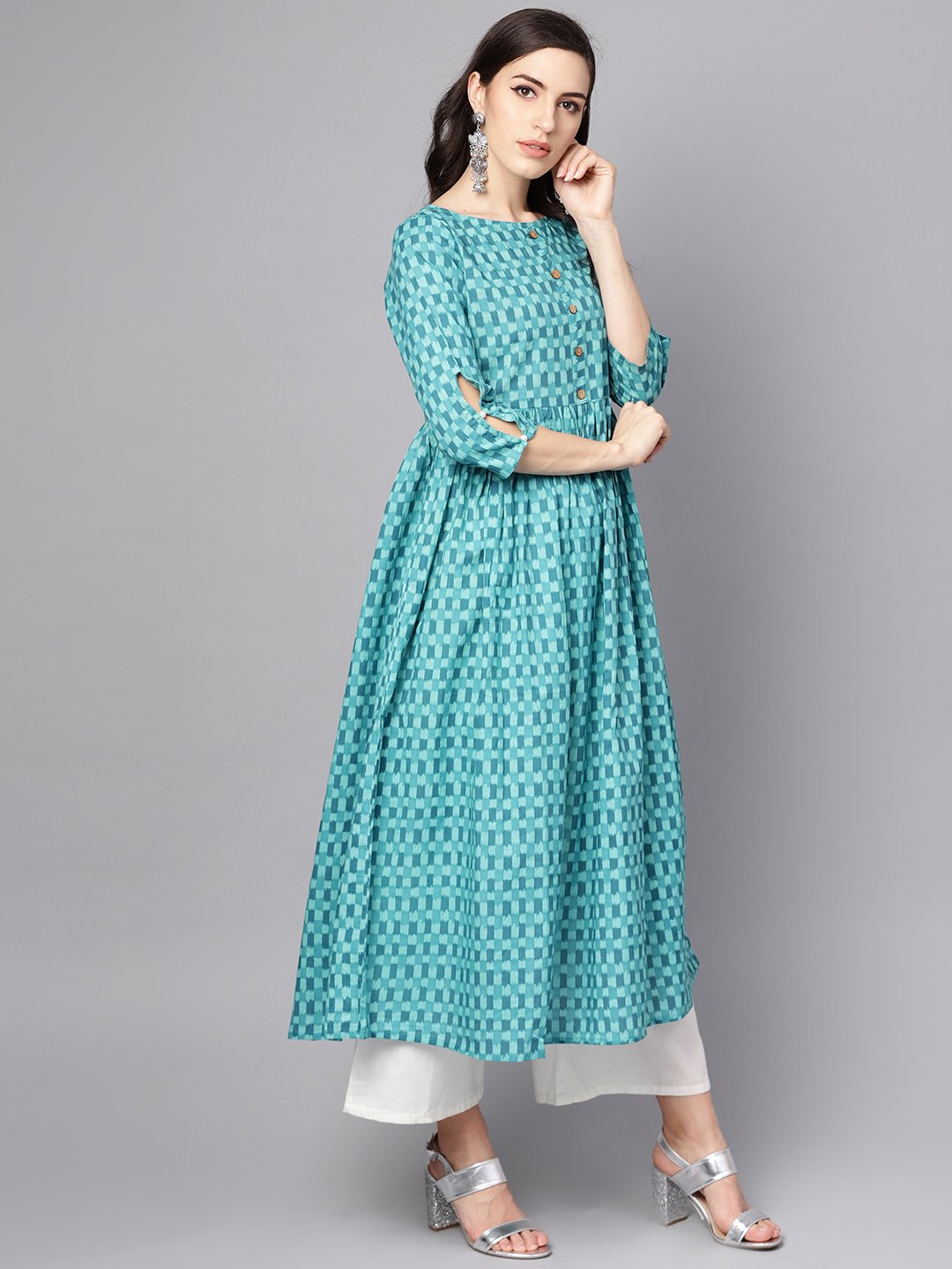 Women's Blue Checked Pleated Kurta With Round Neck & 3/4 Sleeves