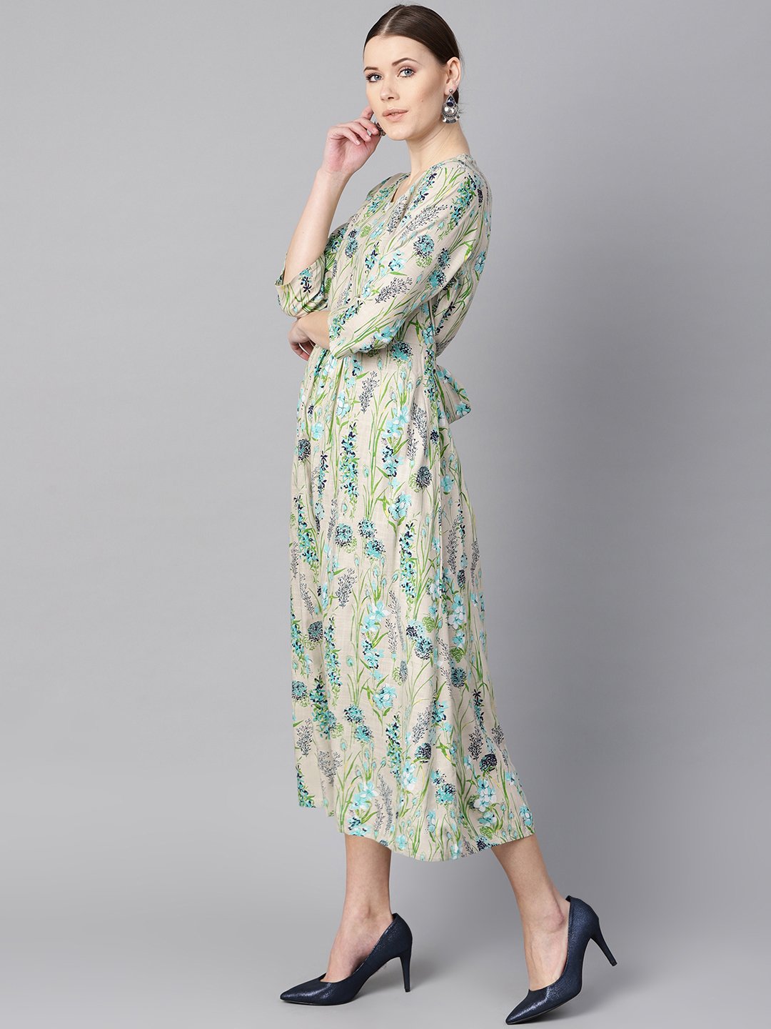 Women's Floral Print Dress With Gathers In Centre With A Belt At The Back