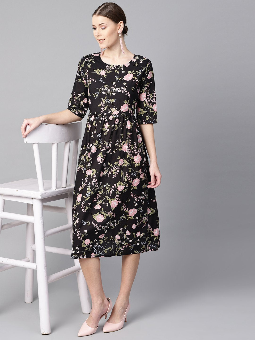 Women's Black Floral Dress With Round Neck & Half Sleeves