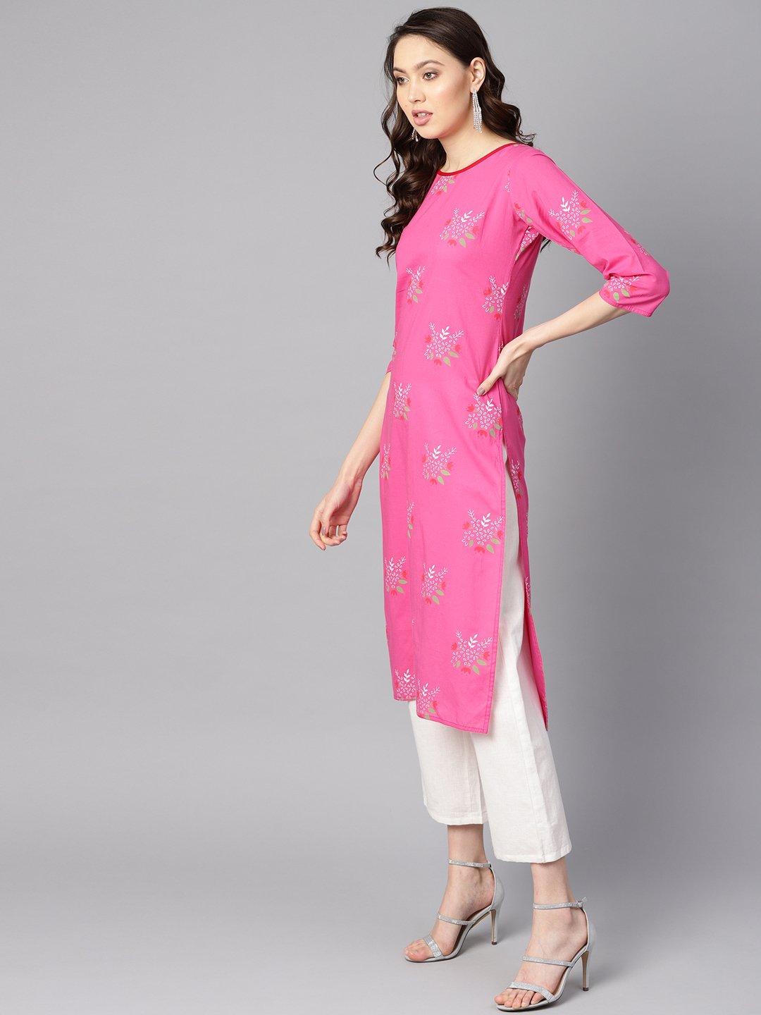 Women's Pink Round Neck Floral Printed Cotton Straight Kurta