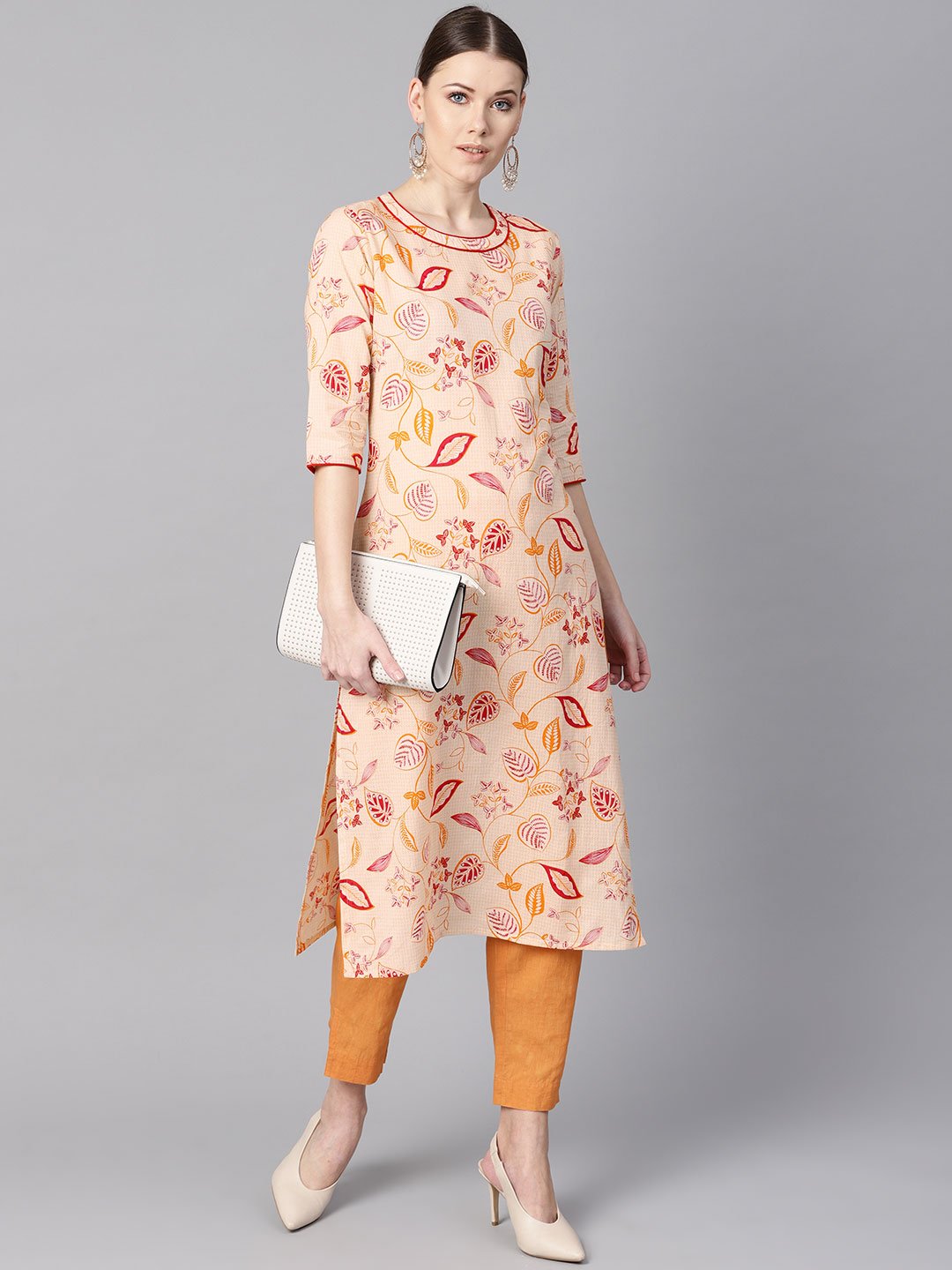 Women's Cream Floral Printed Straight Kurta With Round Neck & 3/4 Sleeves