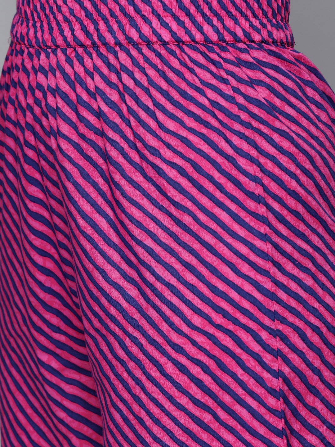 Women's Floral Pink With Gold Printed Chinese Collared With 3/4Th Sleeves Straight Kurta With Pink Leheriya Printed Pants
