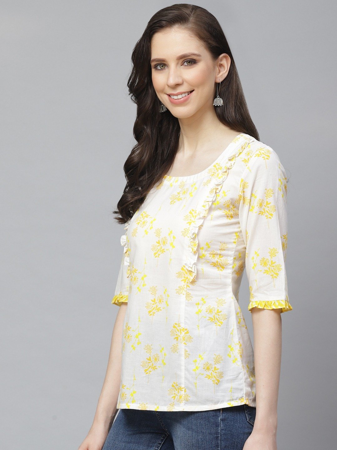 Women's White & Yellow Regular Floral Printed Round Neck Top