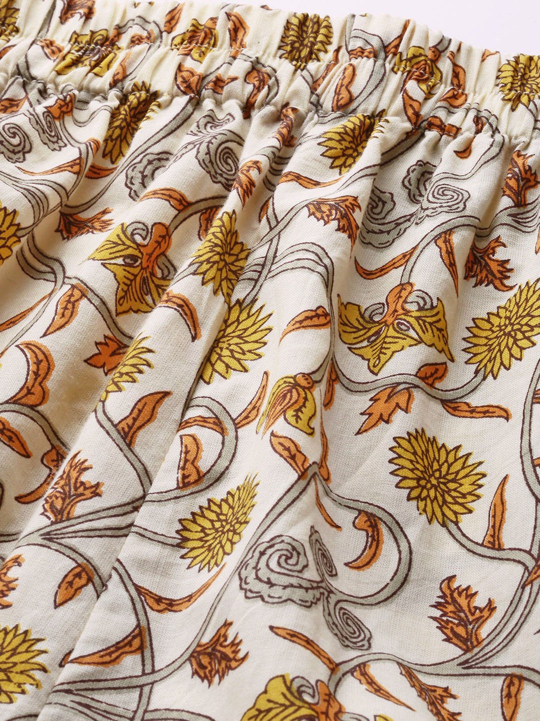 Women's Cream And Multi Floral Prnt Top And Pant Set