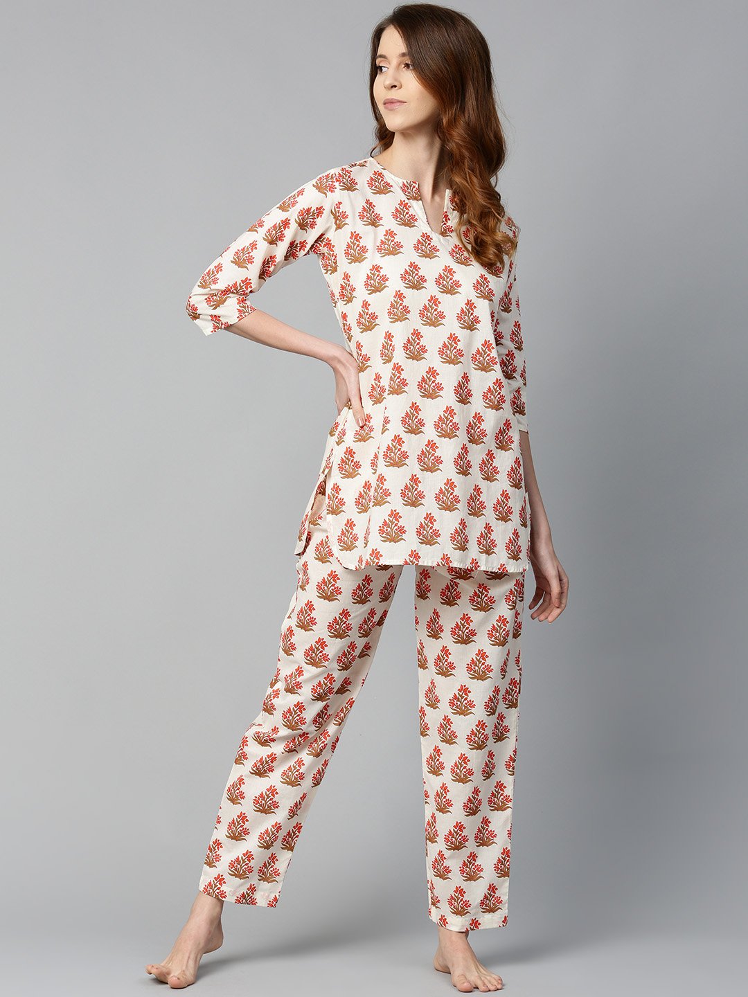 Women's White And Multi Floral Prnt Top And Pant Set