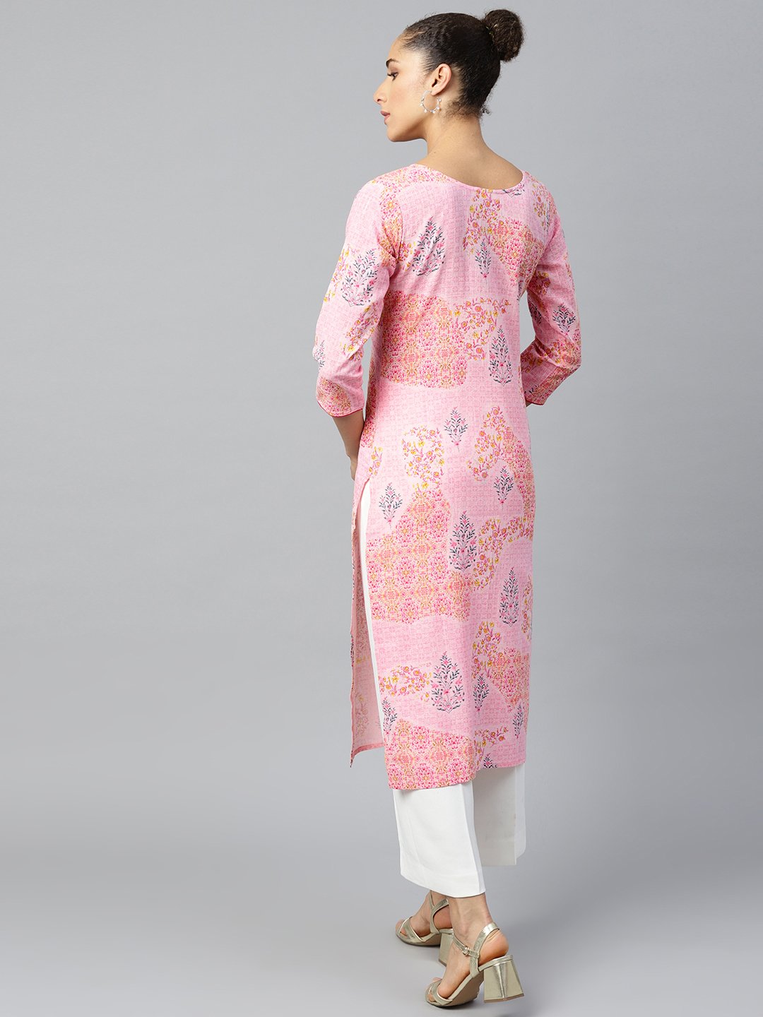 Women's Pink Calf Length Three-Quarter Sleeves Straight Floral Printed Cotton Kurta