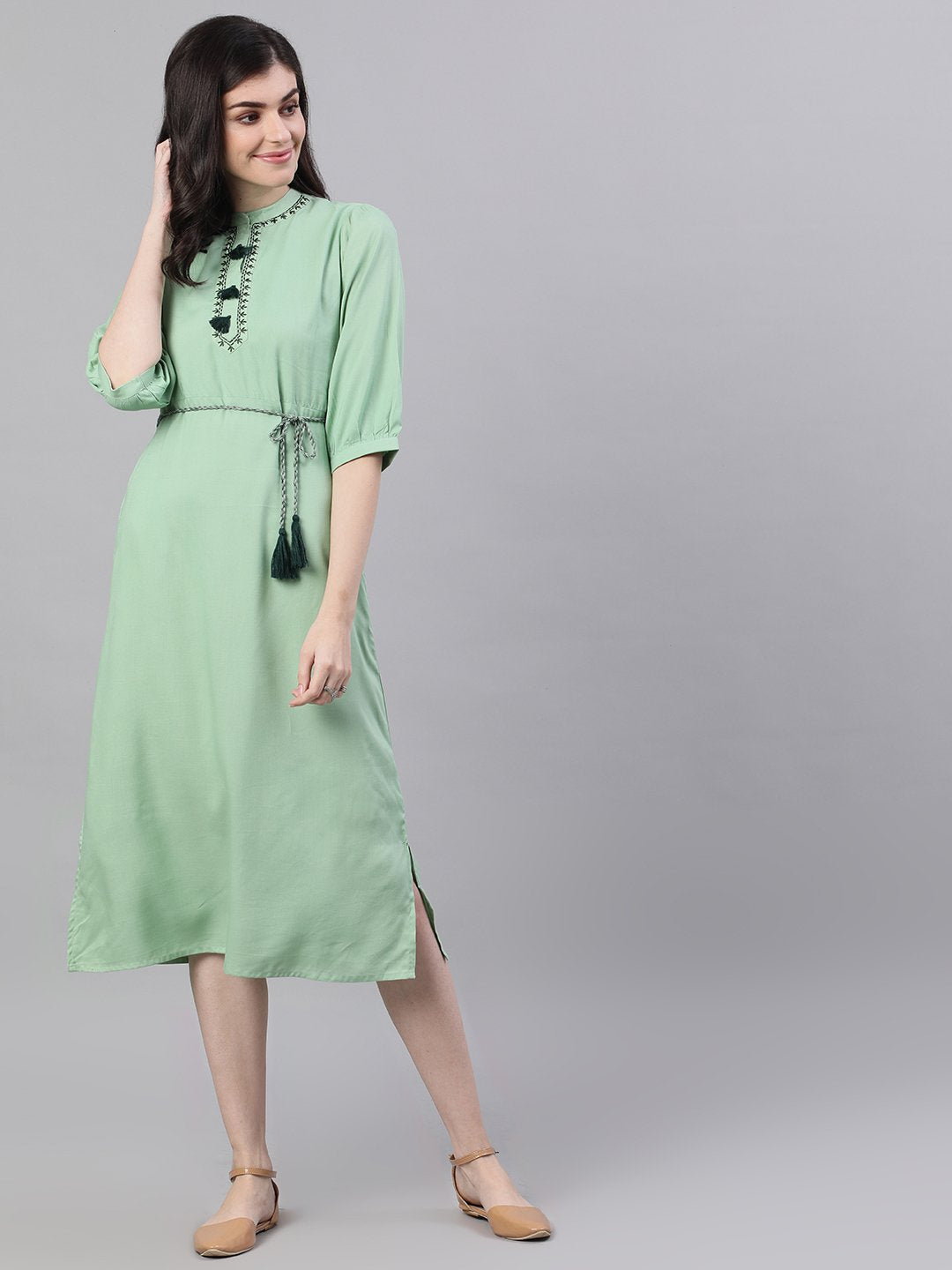 Women's Pastel Green Solid Solid Mandarin Collar Viscose Rayon Maxi Dress