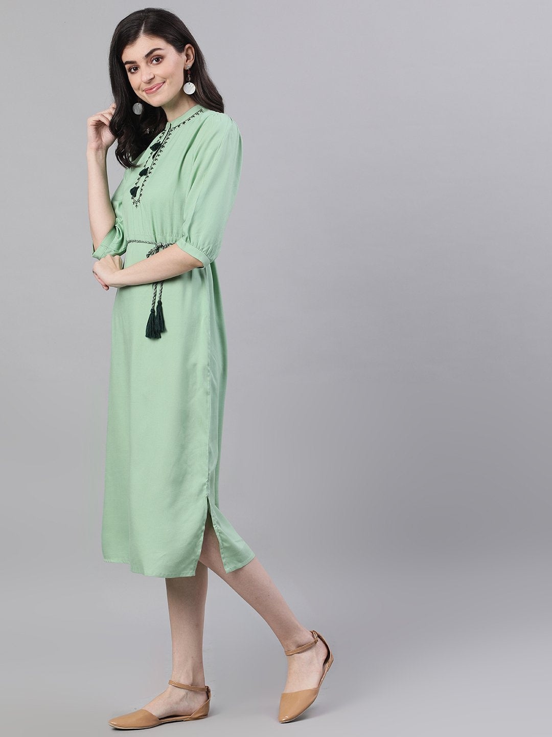 Women's Pastel Green Solid Solid Mandarin Collar Viscose Rayon Maxi Dress