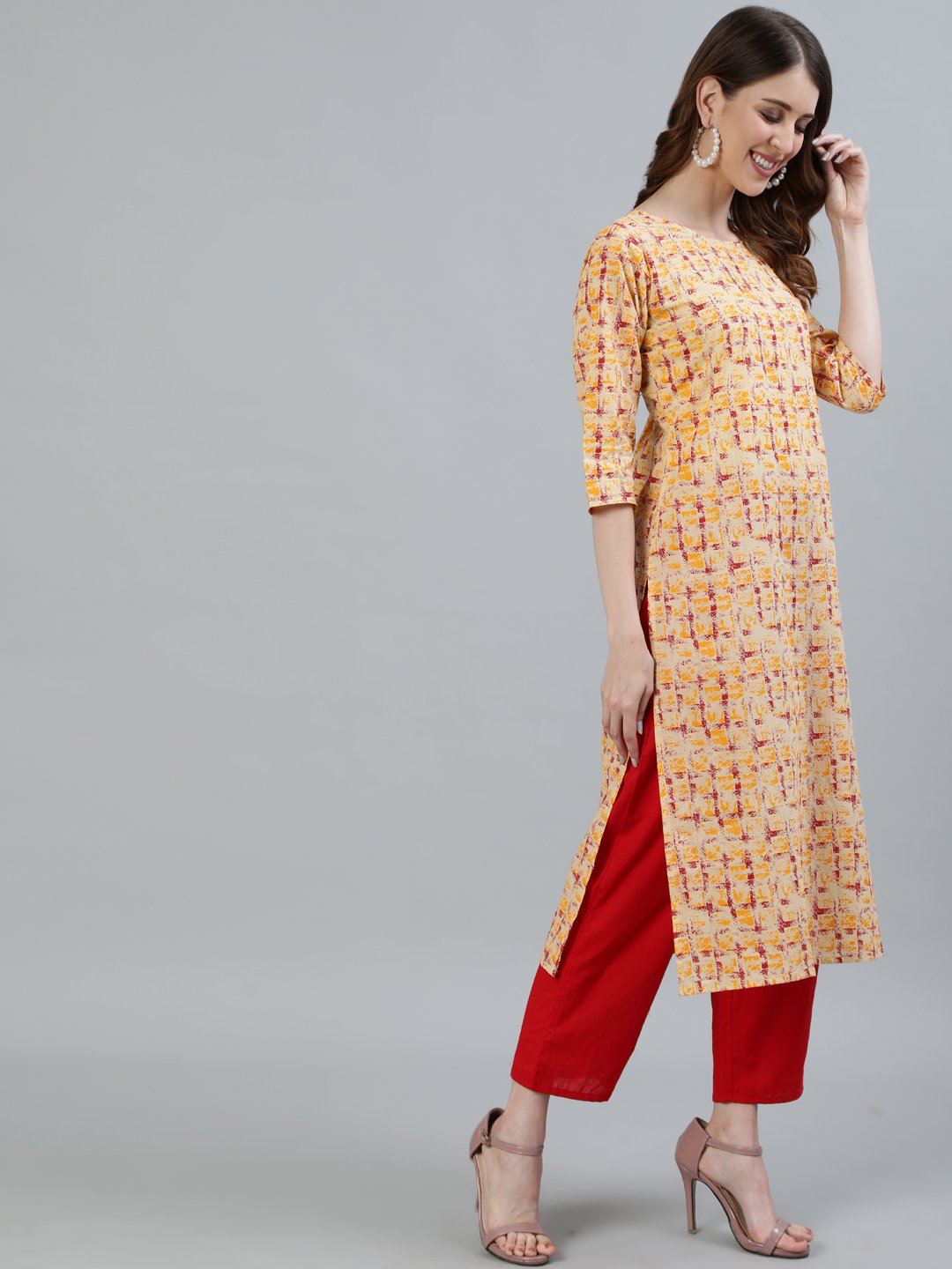 Women's Red Printed Straight Kurta With Three Quarter Sleeves