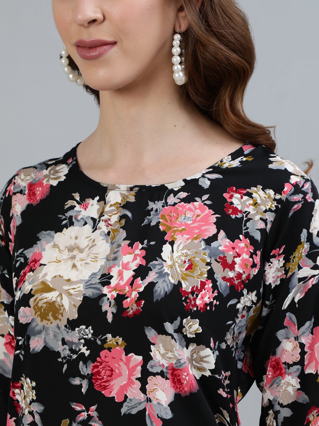 Women's Black Floral Printed Straight Kurta With Three Quarter Sleeves