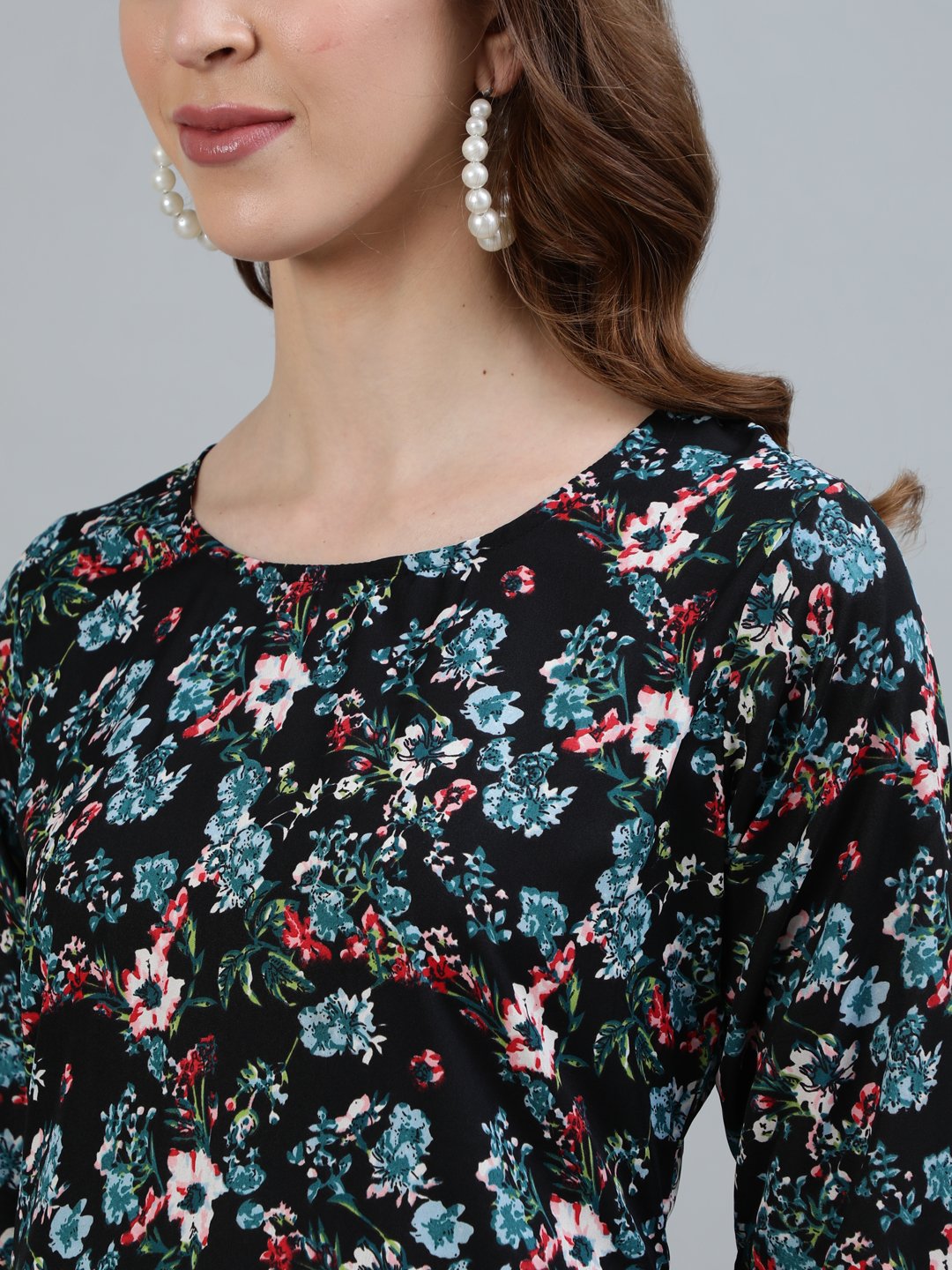 Women's Black Floral Printed Straight Kurta With Three Quarter Sleeves