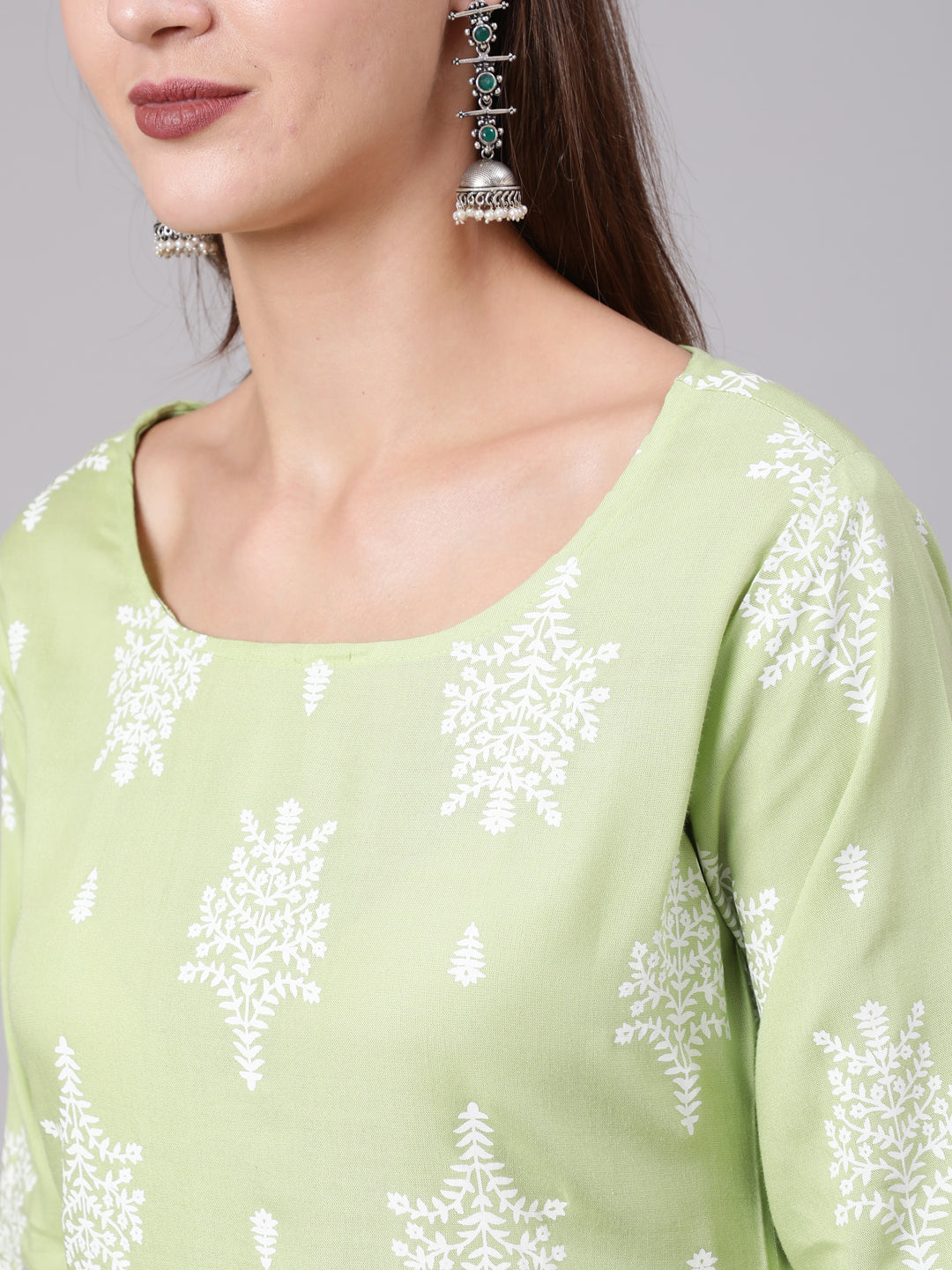 Women's Green Printed Straight kurta With Three Quarter Sleeves - AASI