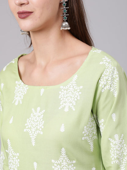 Women's Green Printed Straight kurta With Three Quarter Sleeves - AASI