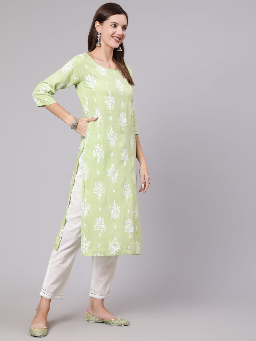 Women's Green Printed Straight kurta With Three Quarter Sleeves - AASI