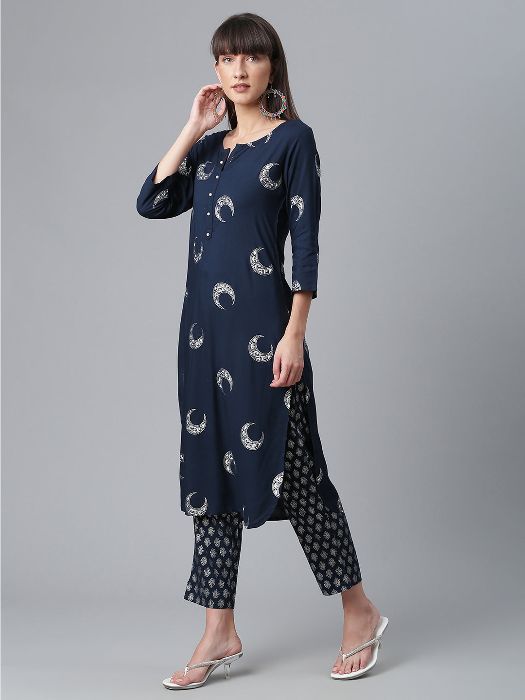 Women's  Navy Blue Rayon Printed Kurta With Pan