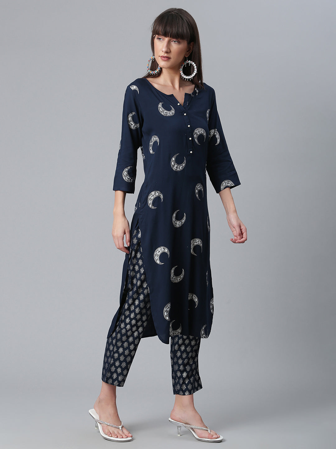 Women's  Navy Blue Rayon Printed Kurta With Pan