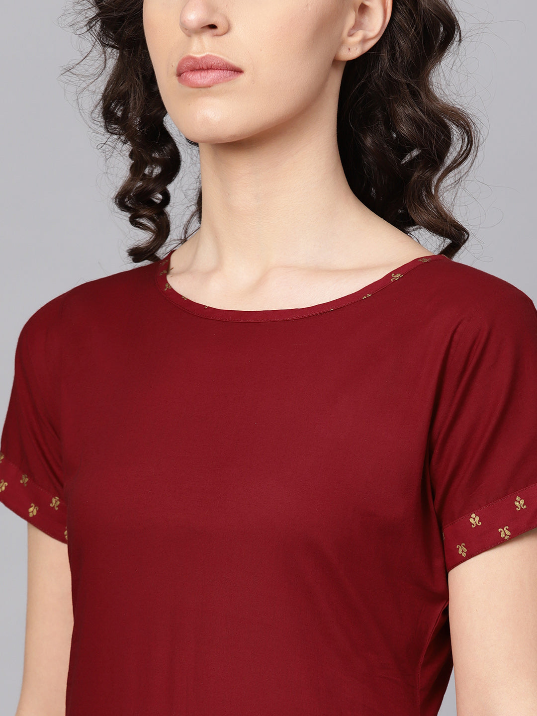 Women's S Maroon Straight Kurta Sets