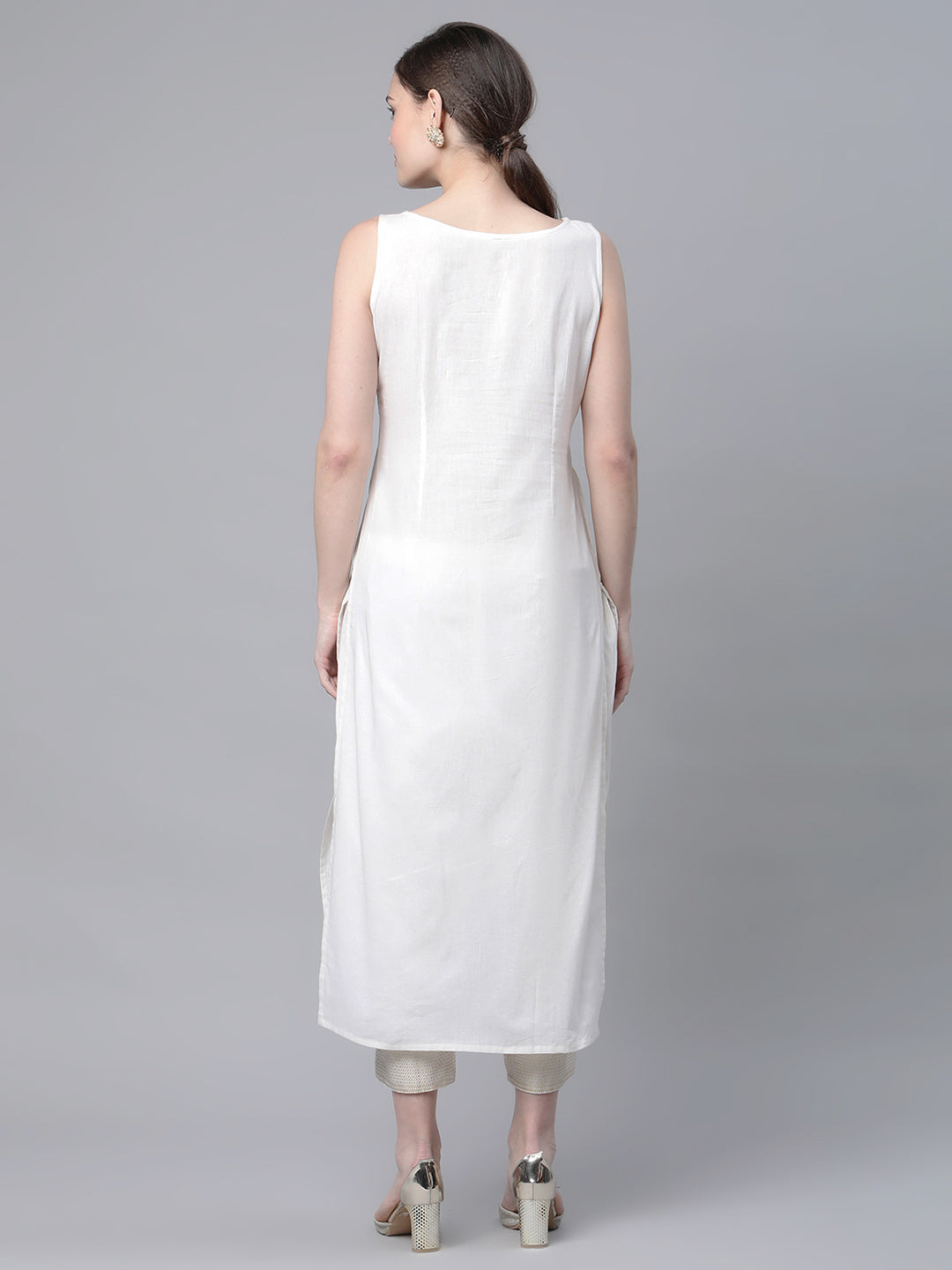 Women's Off White Kurta With Pant Set By Ahalyaa-