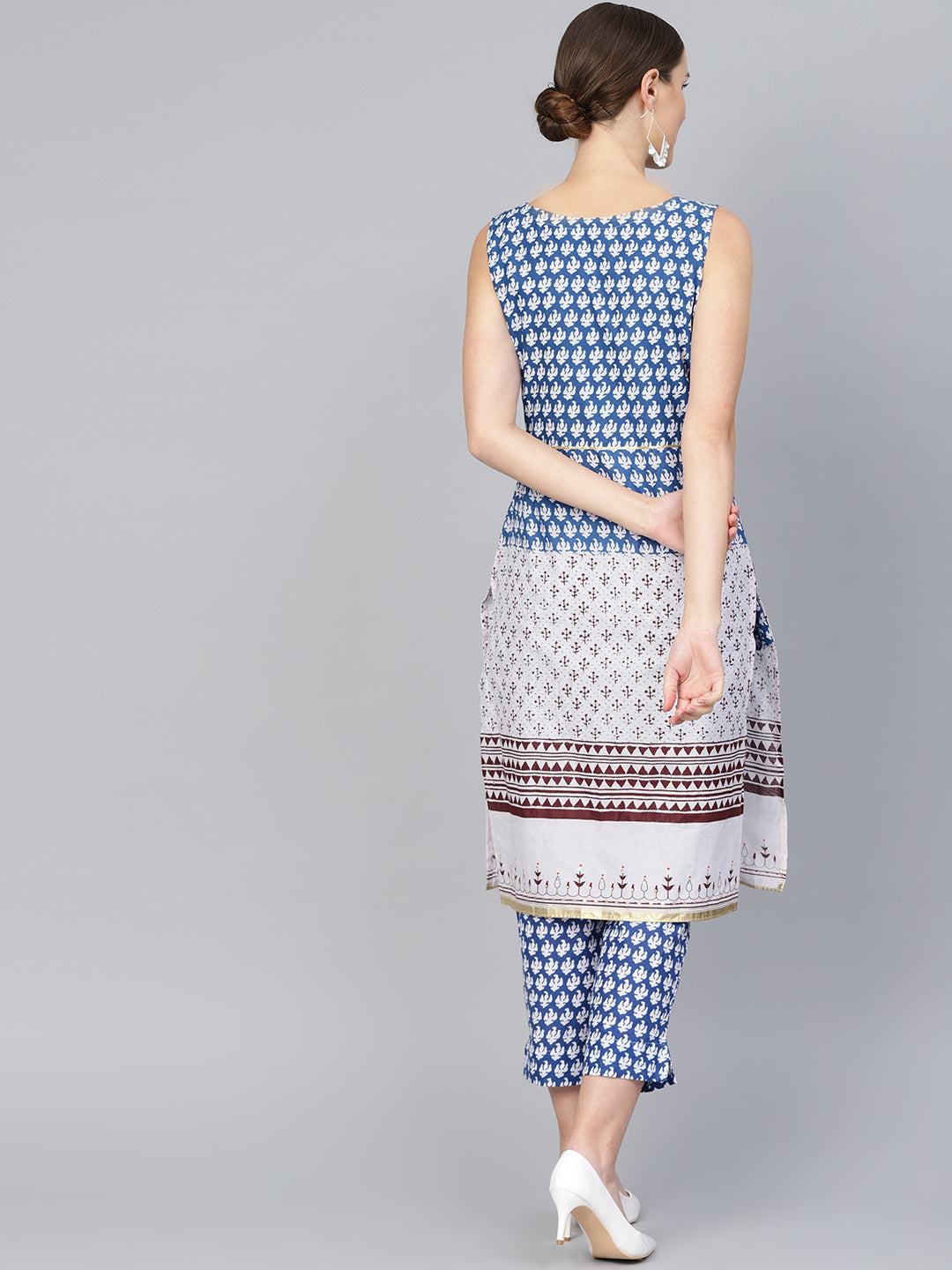 Women's Blue And White Cotton Straight Printed Kurta With Pant