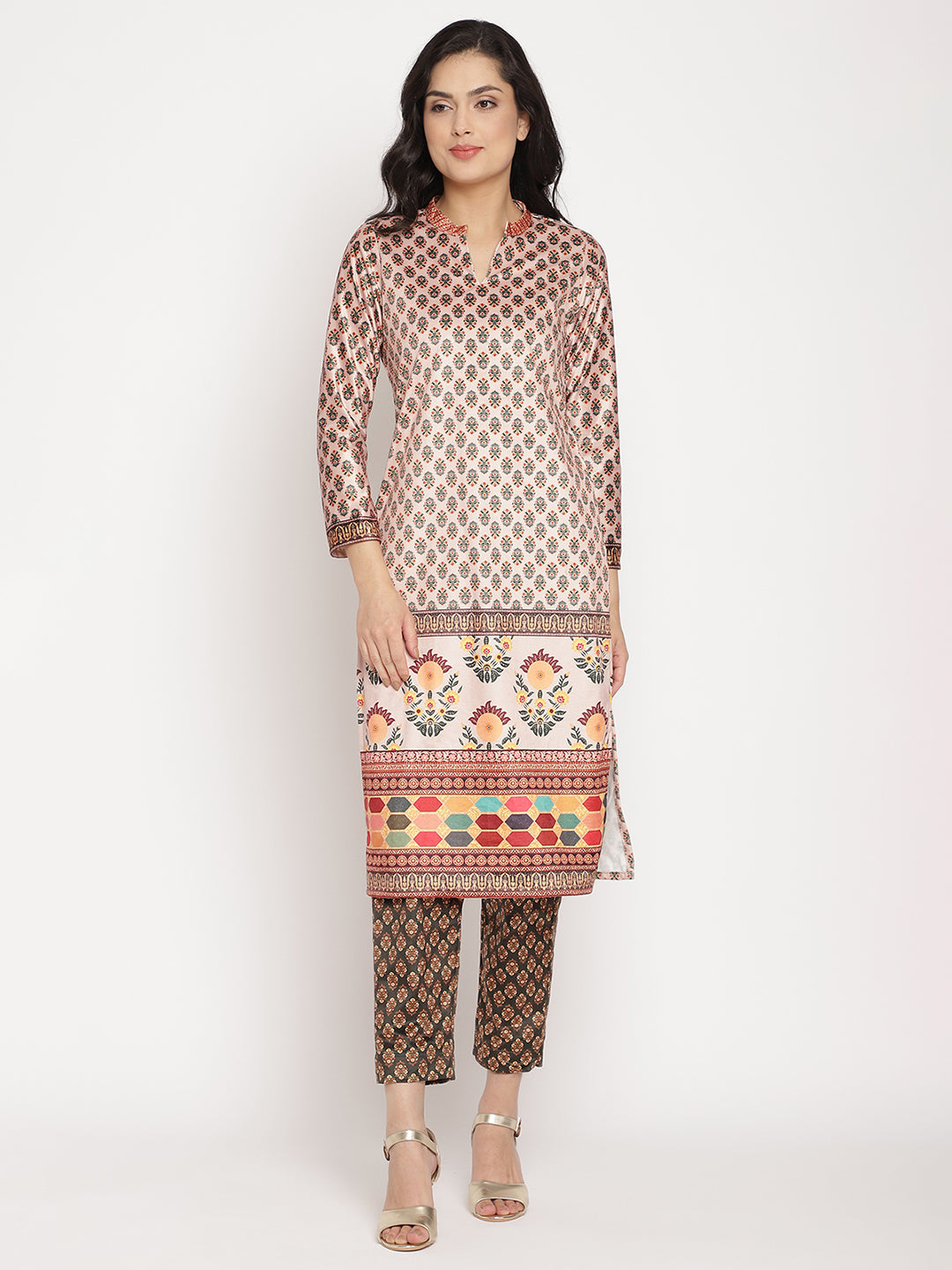 Women's Digital Print Velvet Kurta With Pan