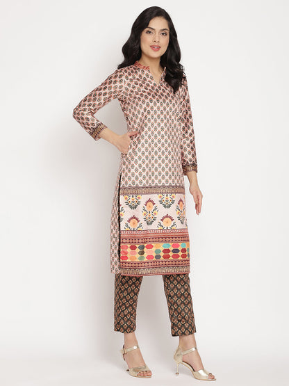 Women's Digital Print Velvet Kurta With Pan