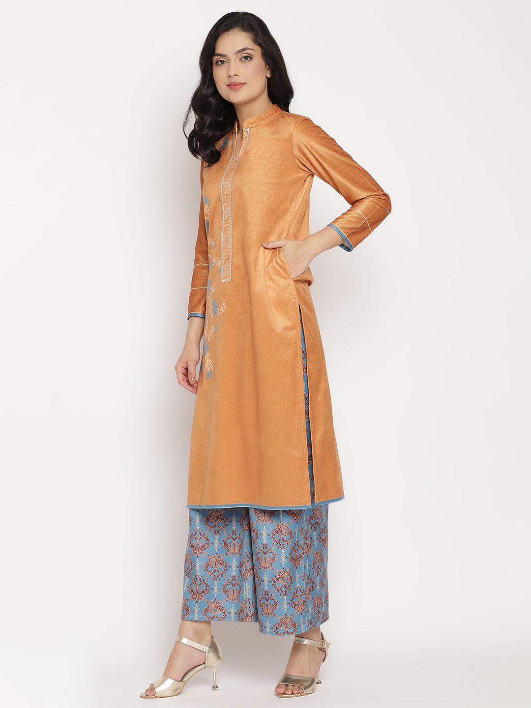 Women's Orange Color Digital Print Velvet Kurta With Palazz