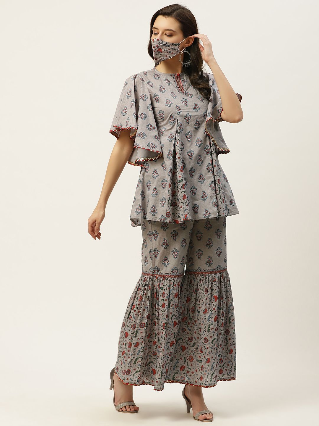 Women's Floral Print Tunic Sharara Set With Mask