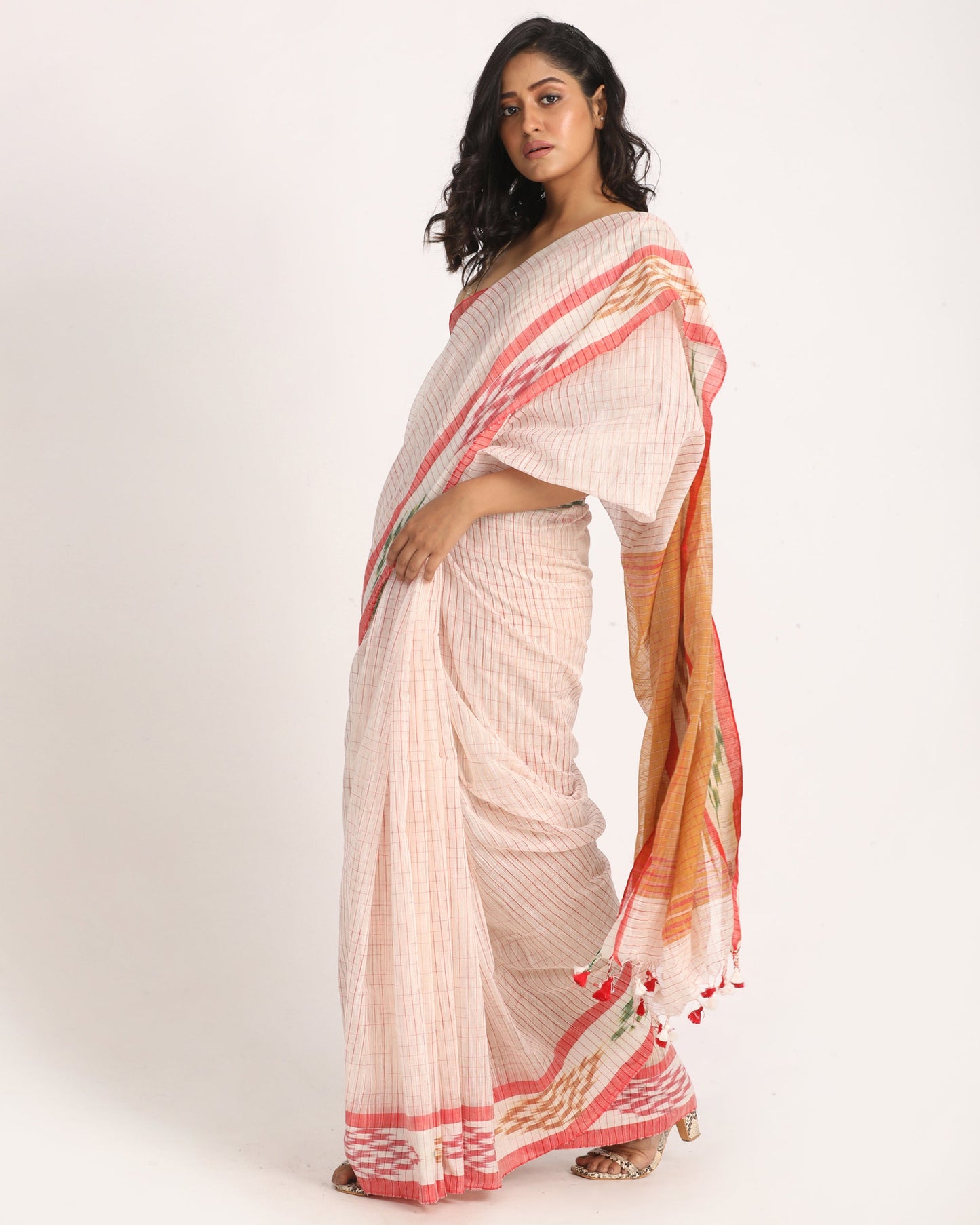 Women's Kotki Border White Cotton Blend Handloom Saree