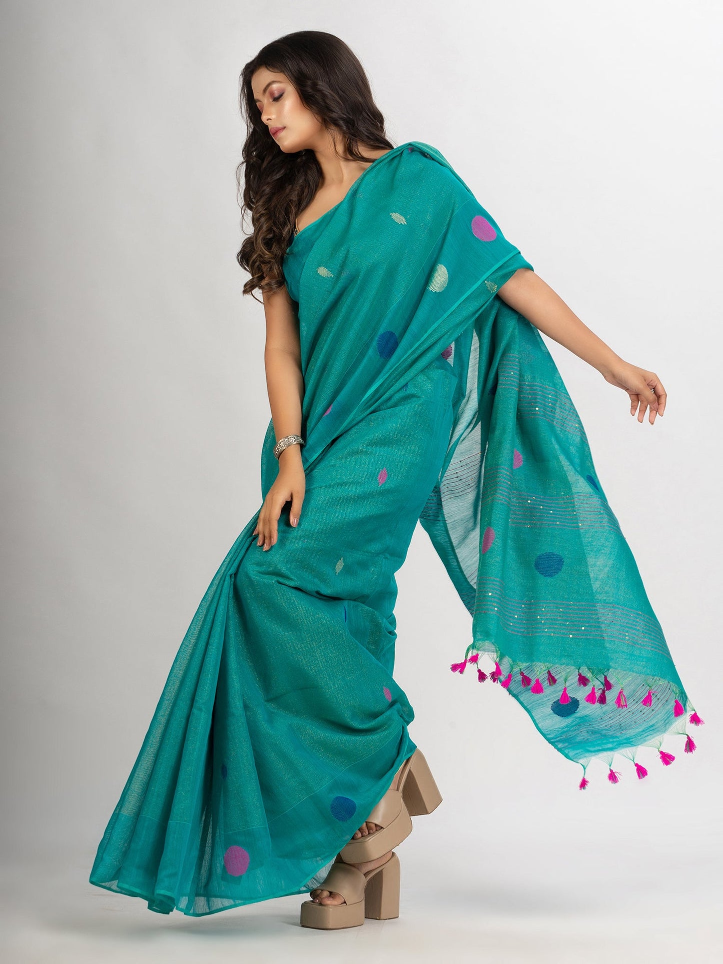 Women's Firoja Handweven Cotton Blend Jamdani handloom Saree