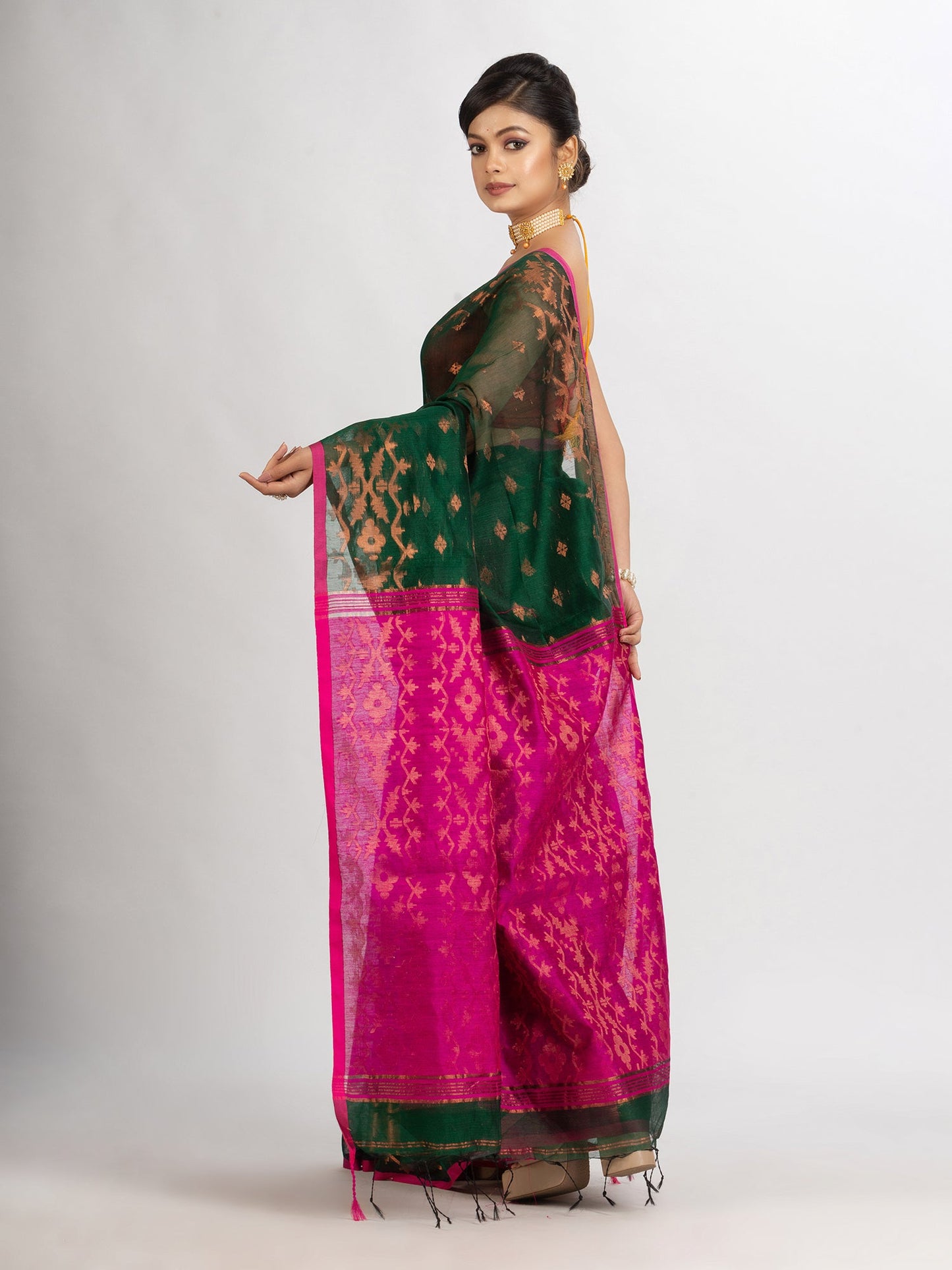Women's Battle Green Cotton Blend Handloom Tangail Saree