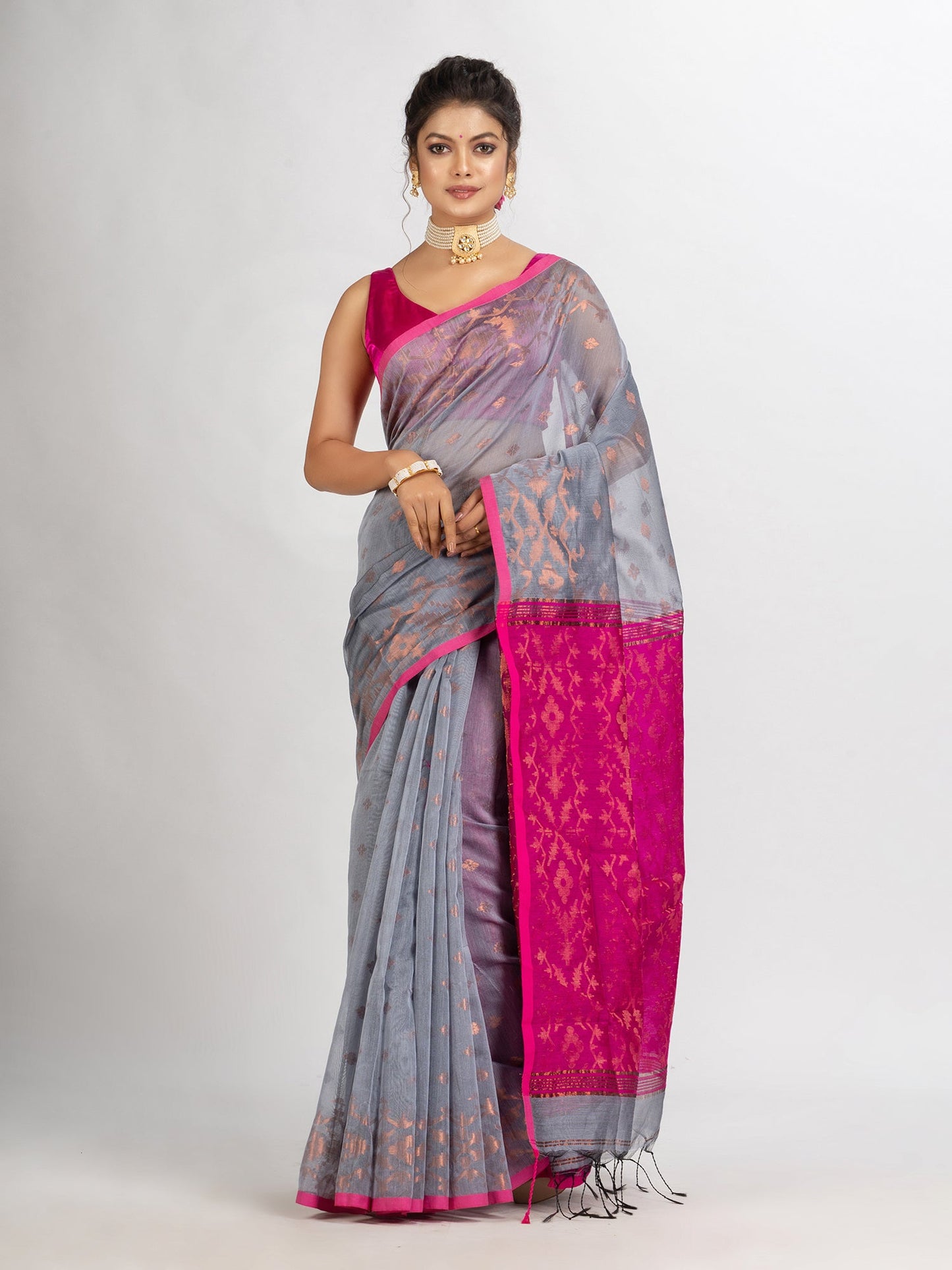 Women's Silver Gray Cotton Blend Handloom Tangail Saree