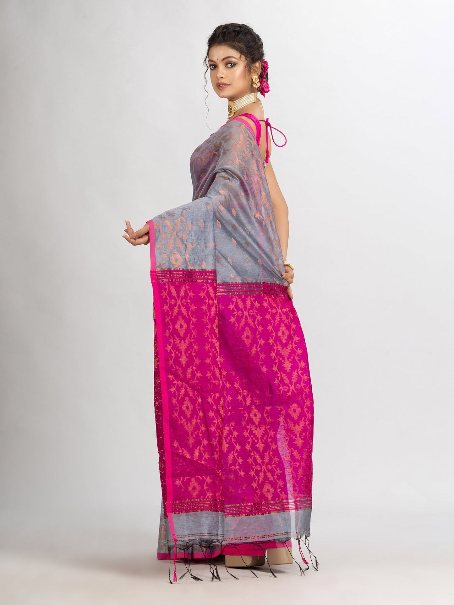 Women's Silver Gray Cotton Blend Handloom Tangail Saree