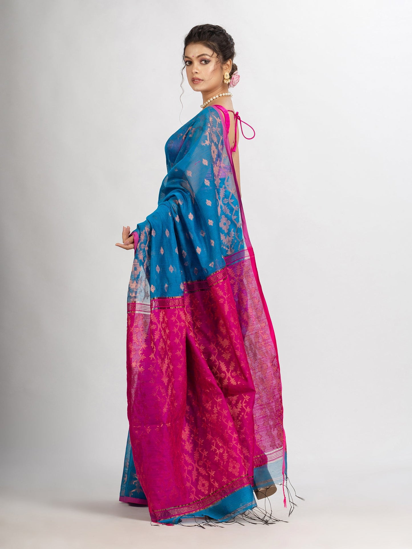Women's Tute Cotton Blend Handloom Tangail Saree