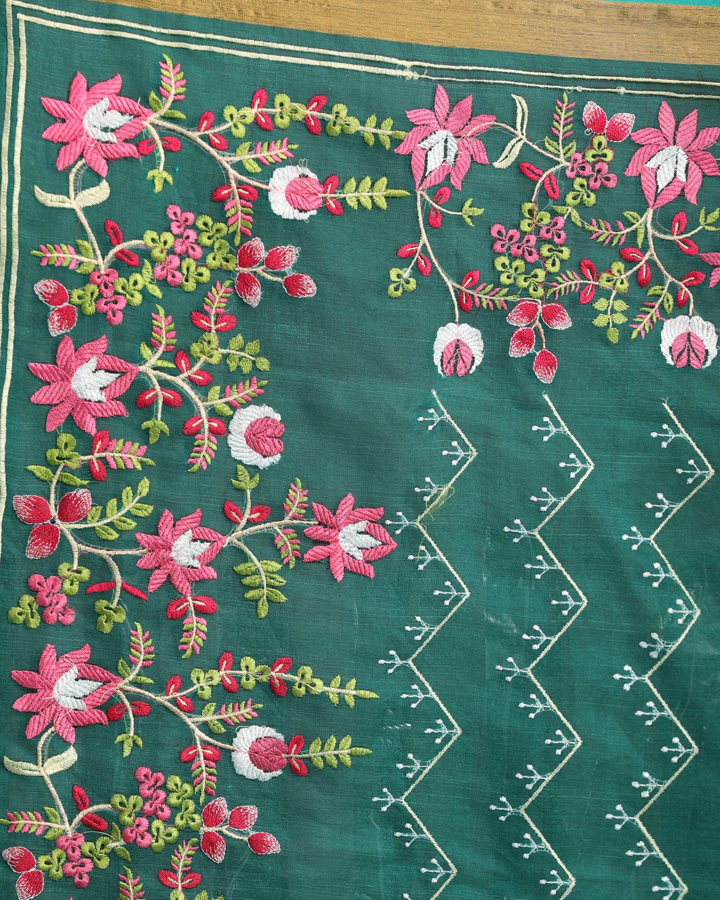 Women's Turquoise Art Silk Muslin Handloom Embroidery Saree