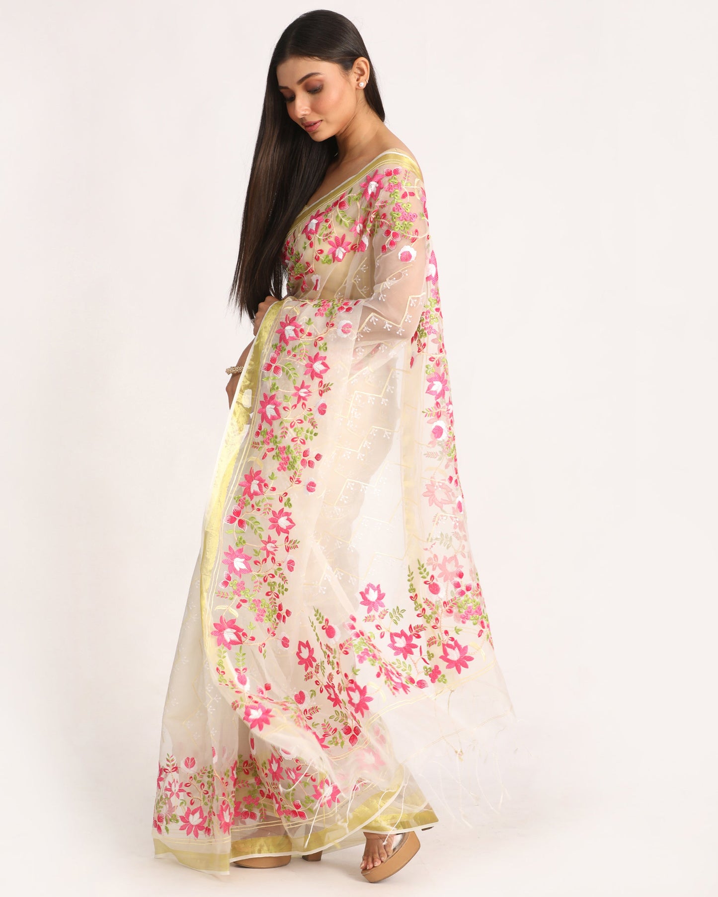 Women's Off White Art Silk Muslin Handloom Embroidery Saree