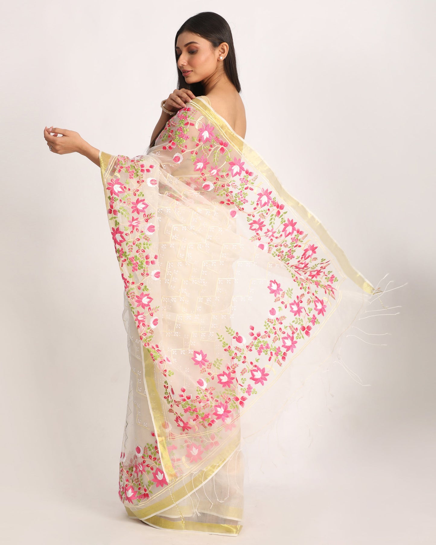 Women's Off White Art Silk Muslin Handloom Embroidery Saree
