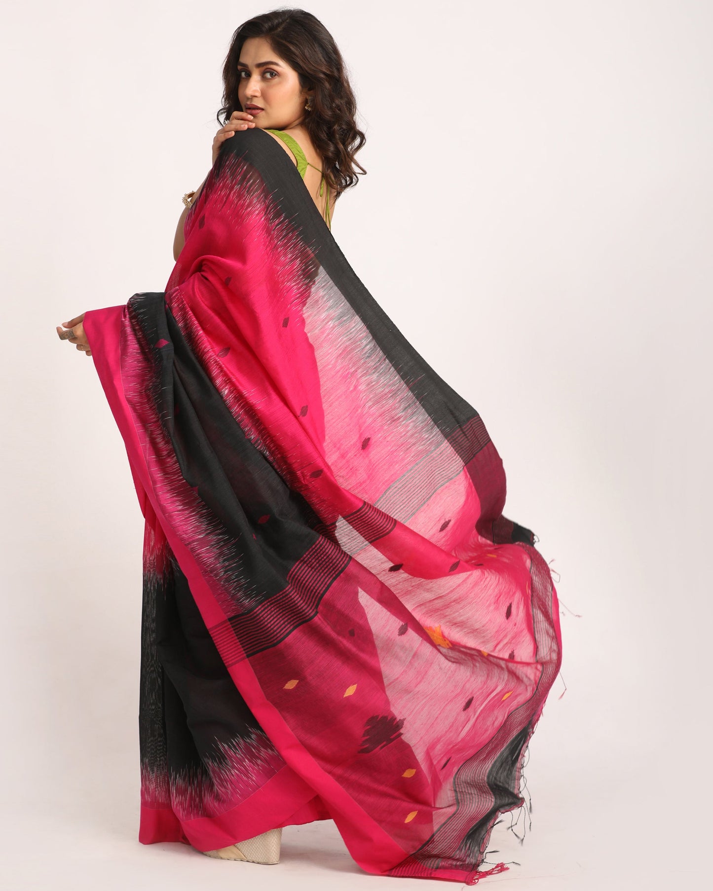 Women's Deep Pink Cotton Blend Handloom Tie Dye Jamdani Saree