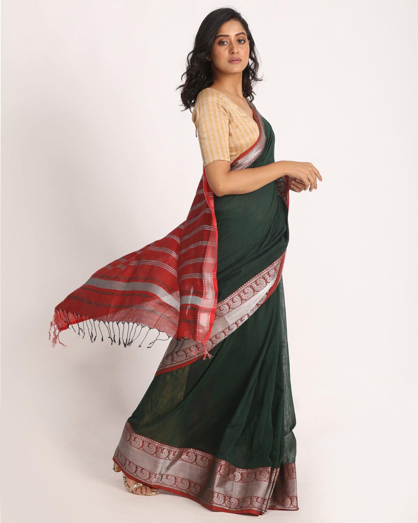 Women's Dark Green Handloom Cotton Tangail Saree