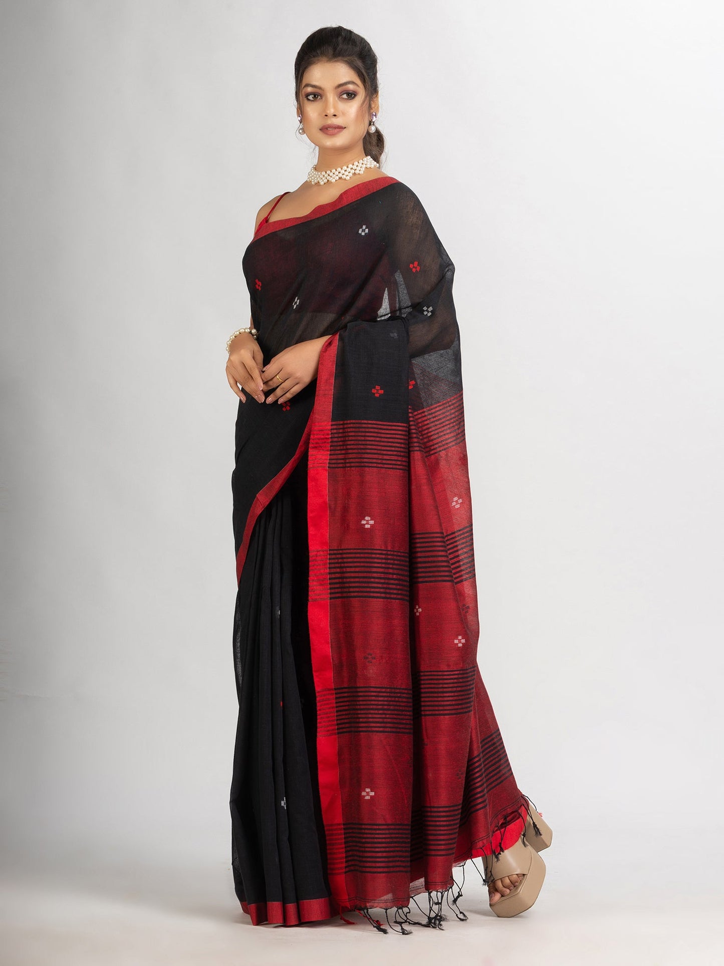 Women's Black Handwoven Cotton Jamdani handloom Saree