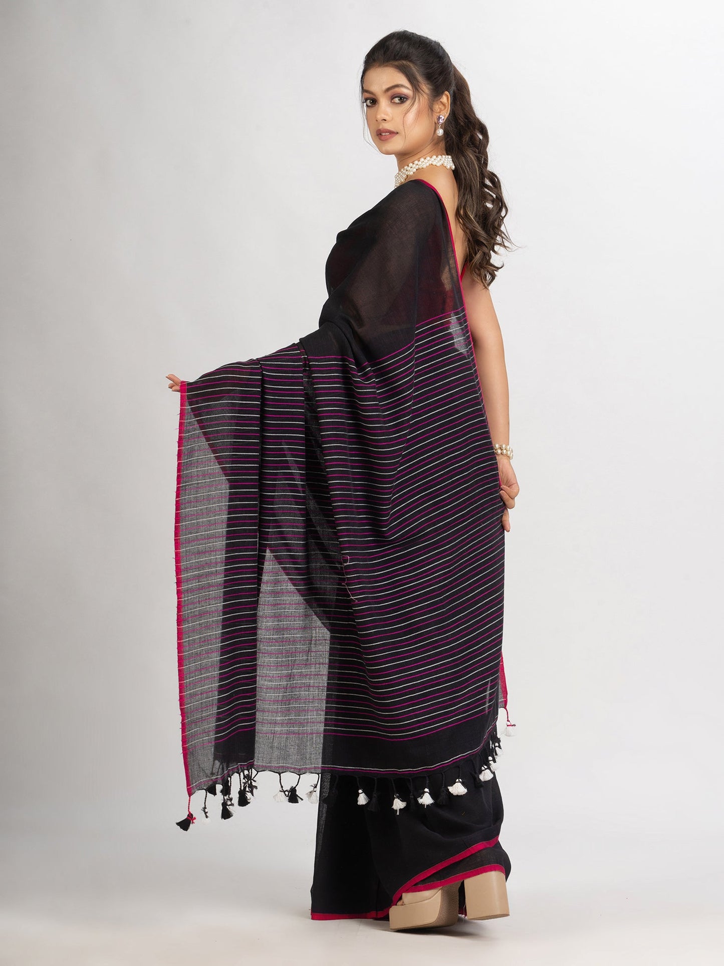 Women's Black Handwoven Cotton Stipe handloom Saree