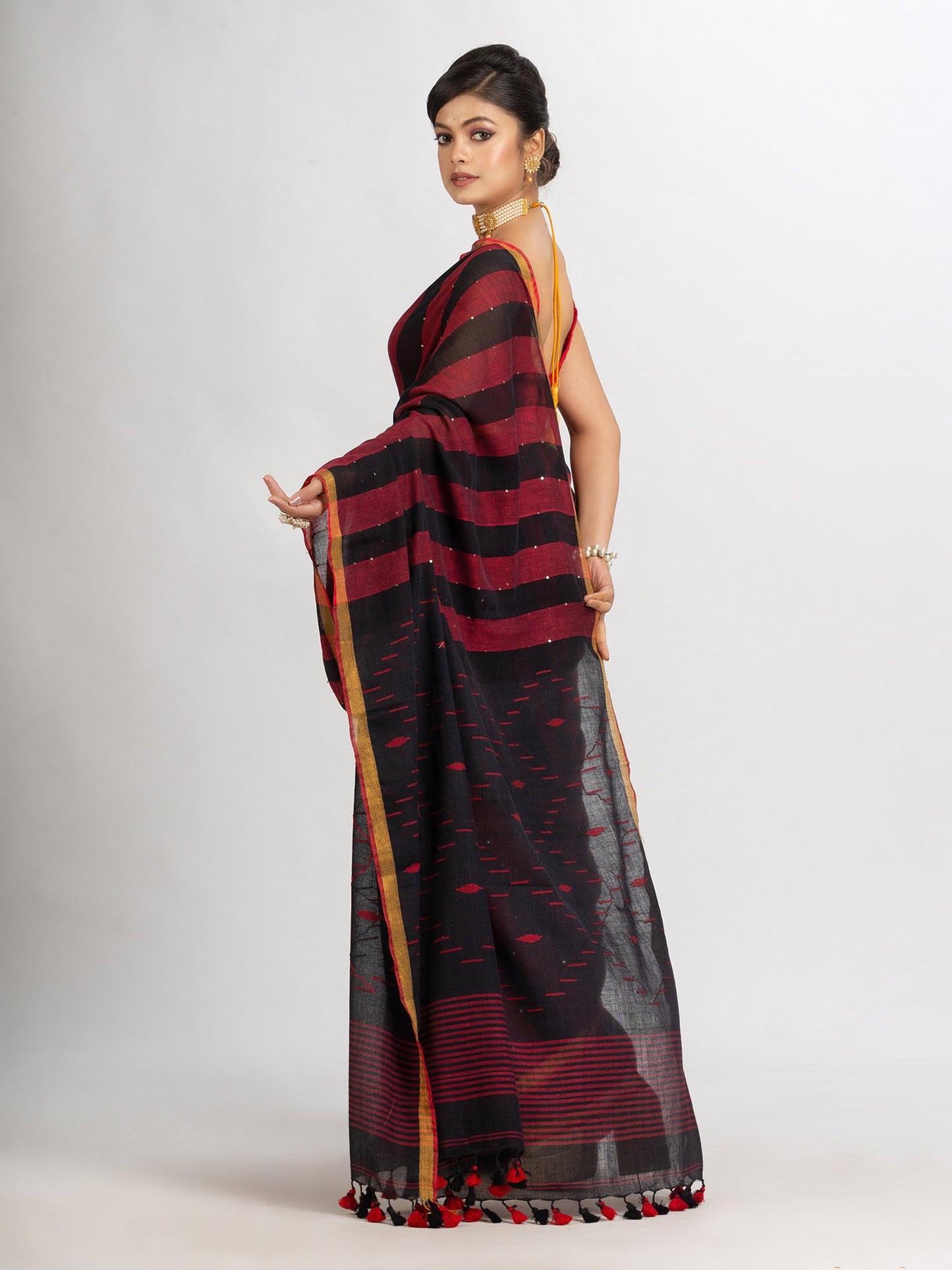 Women's Black And Red Stipe Handwoven Cotton Jamdani handloom Saree