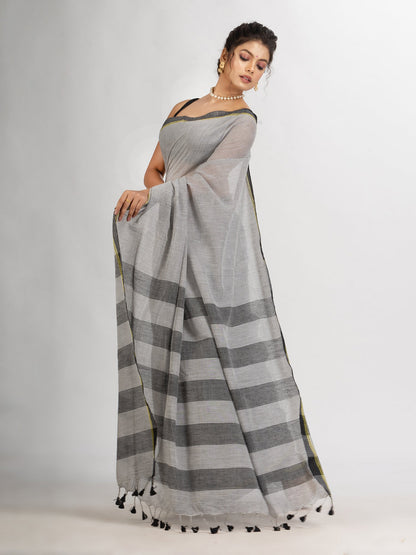 Women's White And Black Cotton Check Handloom Saree