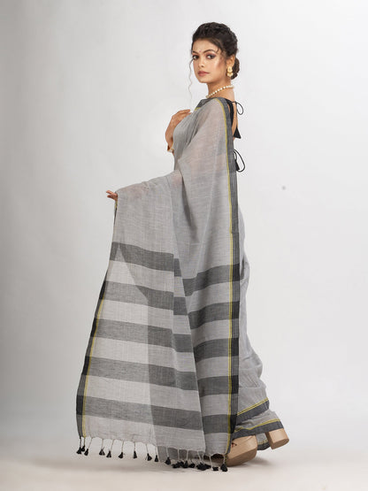 Women's White And Black Cotton Check Handloom Saree