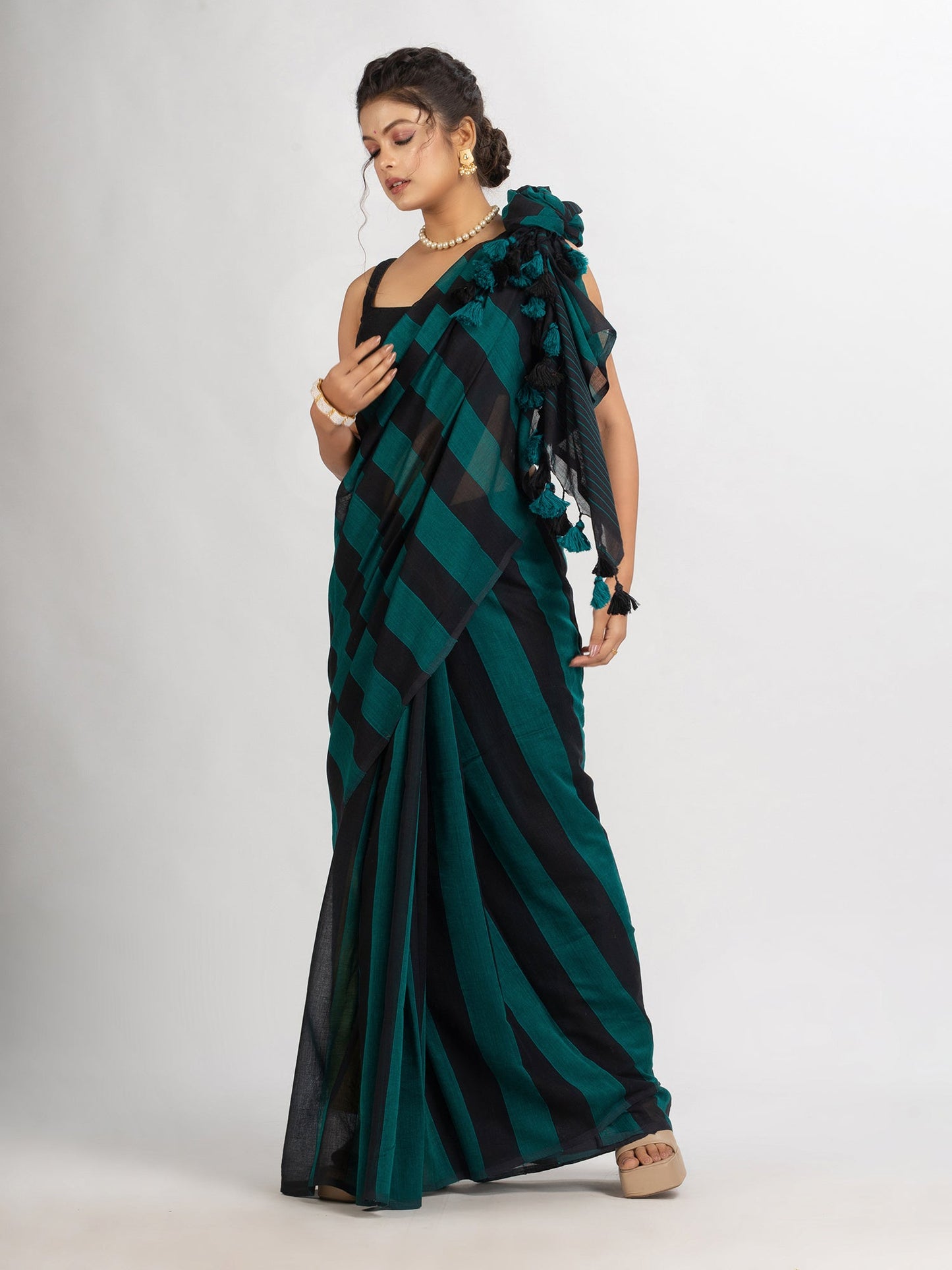 Women's Raja And Black Stipe Handwoven Cotton handloom Saree