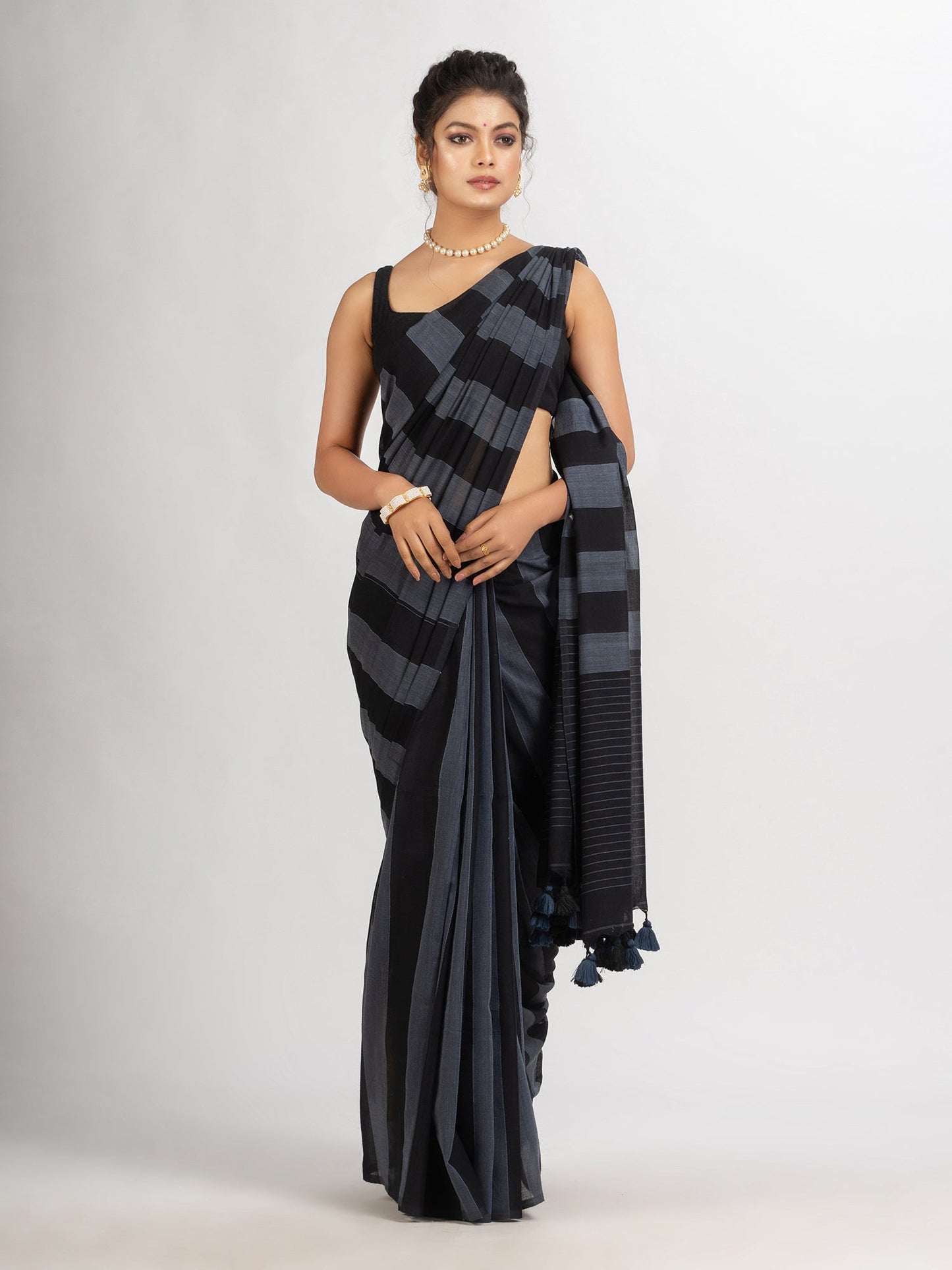 Women's Lemon And Black Stipe Handwoven Cotton handloom Saree