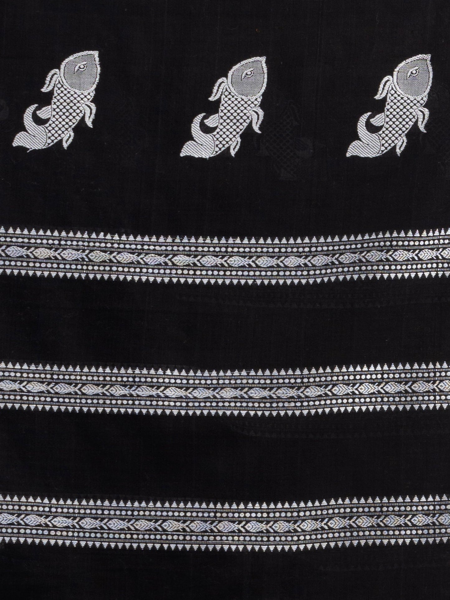 Women's Black all body small fish design with fish design pallu in solid border handwoven cotton saree