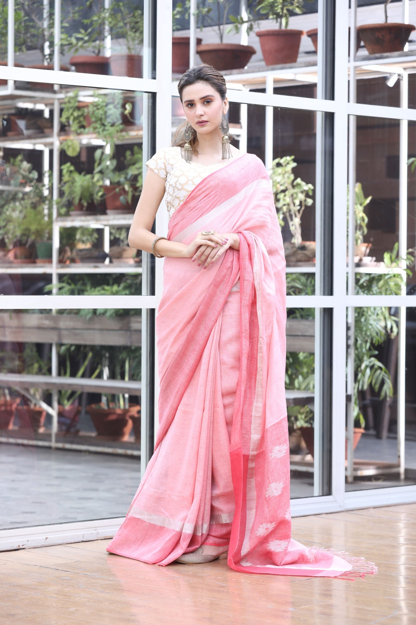 Women's Light pink handwoven linen saree