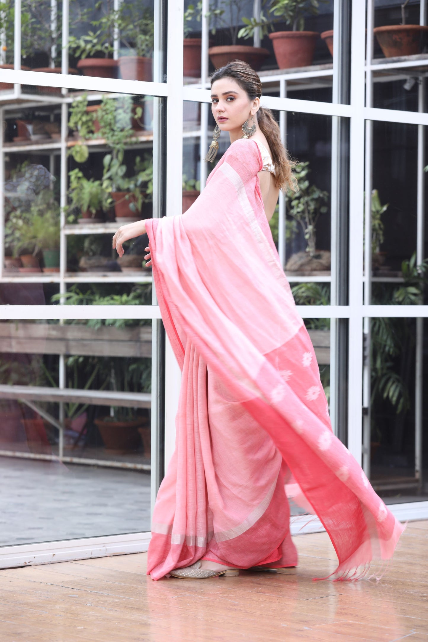 Women's Light pink handwoven linen saree
