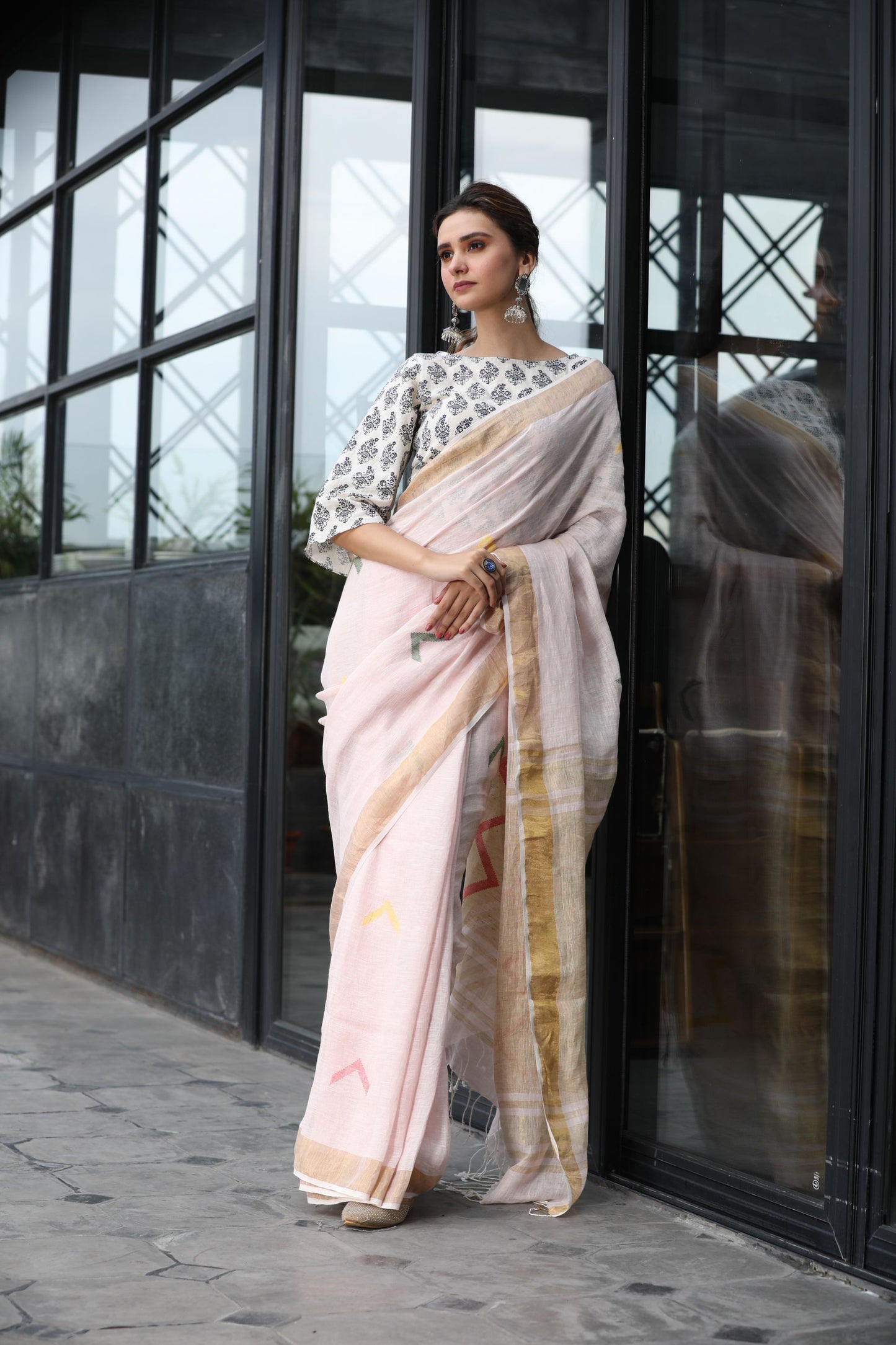 Women's Silver pink handwoven linen saree